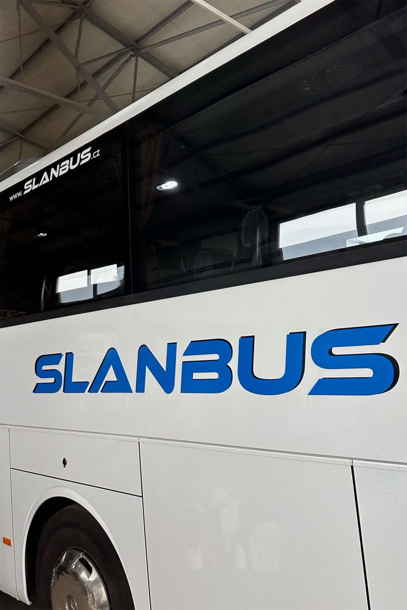 slanbus1.jpg